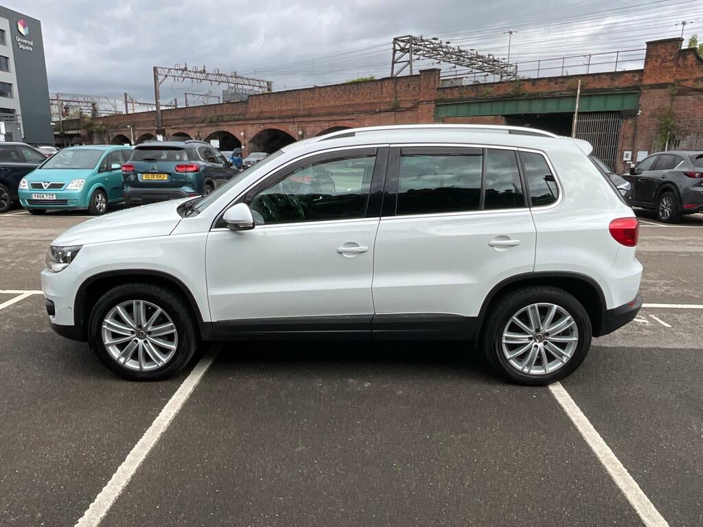 Volkswagen Tiguan 2.0 Tdi Bluemotion Tech Match Edition 4Wd Euro 6 BJ16EFZ White #6