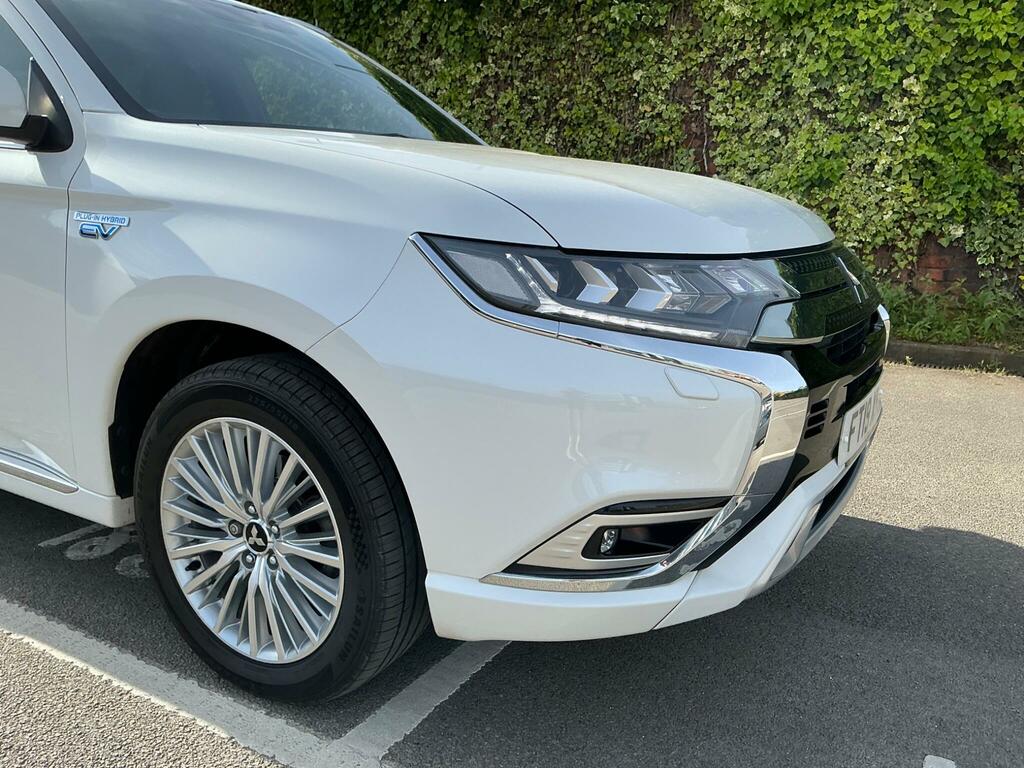 Mitsubishi Outlander 2.4H Twinmotor 13.8Kwh 4H Cvt 4Wd Euro 6 Ss FT19XHJ White #2