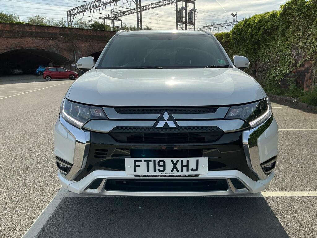 Mitsubishi Outlander 2.4H Twinmotor 13.8Kwh 4H Cvt 4Wd Euro 6 Ss FT19XHJ White #3