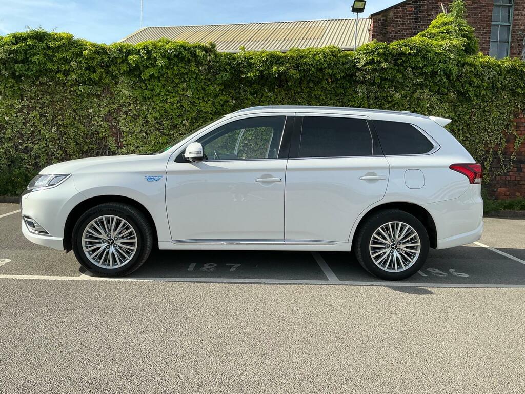 Mitsubishi Outlander 2.4H Twinmotor 13.8Kwh 4H Cvt 4Wd Euro 6 Ss FT19XHJ White #6