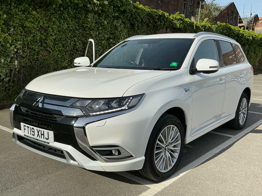 Mitsubishi Outlander 2.4H Twinmotor 13.8Kwh 4H Cvt 4Wd Euro 6 Ss FT19XHJ White #4