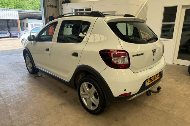 Dacia Sandero Stepway 1.5 Dci Laureate Hatchback Euro PJ63LKX White #6