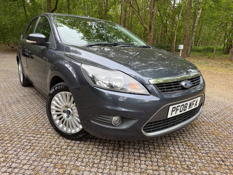 Ford Focus Titanium Grey