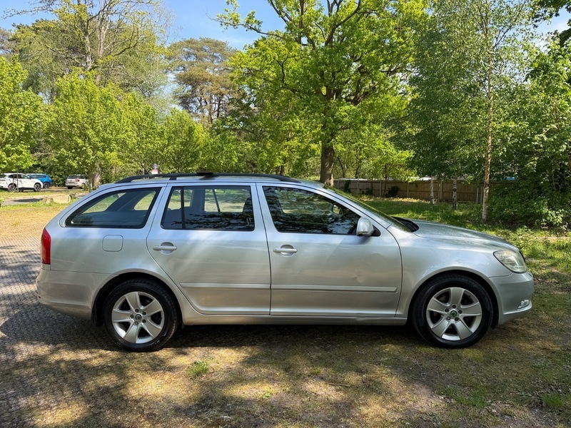 Skoda Octavia Elegance Tdi Dsg Silver #6