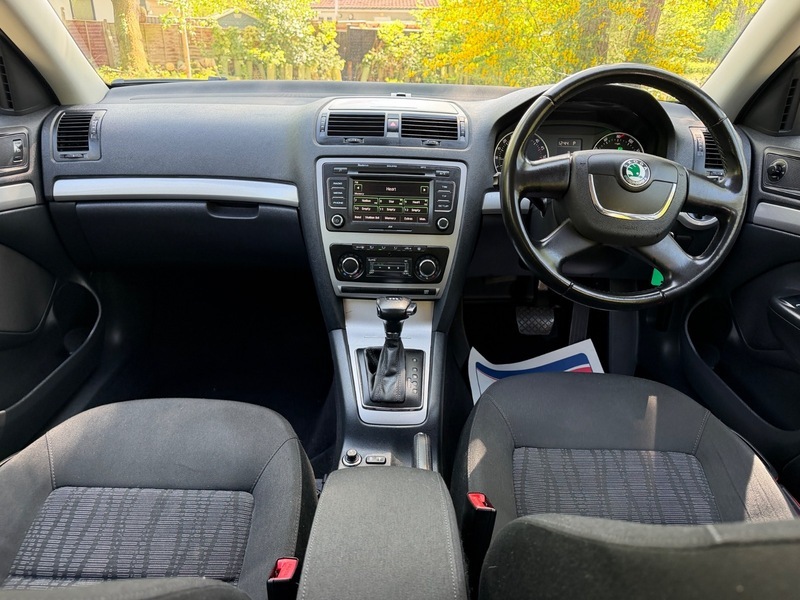 Skoda Octavia Elegance Tdi Dsg Silver #3