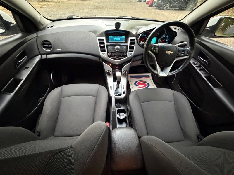 Chevrolet Cruze Lt GY63YPM White #2