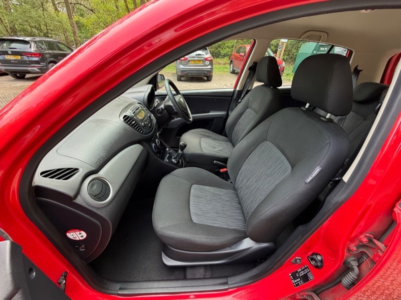 Hyundai I10 Active Red #3