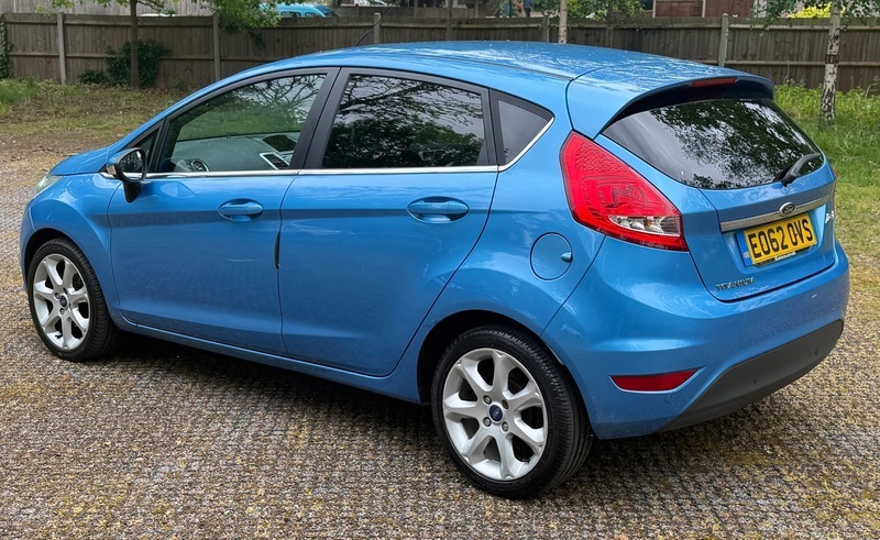 Ford Fiesta Titanium EO62OVS Blue #5