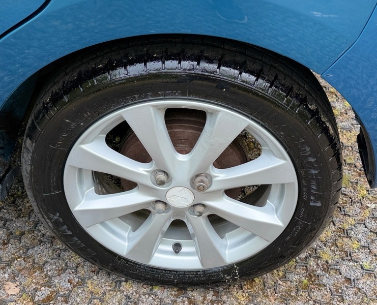 Mitsubishi Mirage 1 White #16