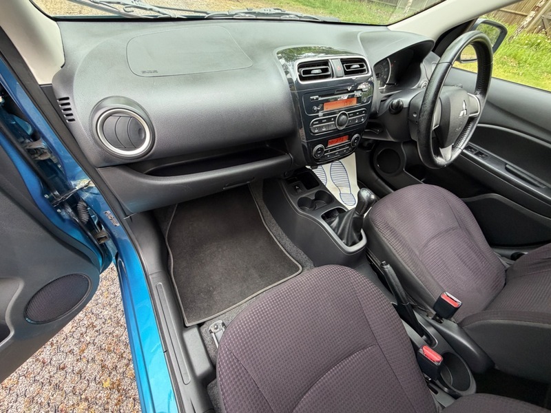 Mitsubishi Mirage 1 White #32