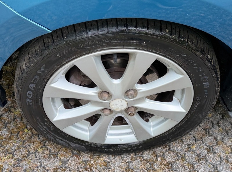 Mitsubishi Mirage 1 White #15
