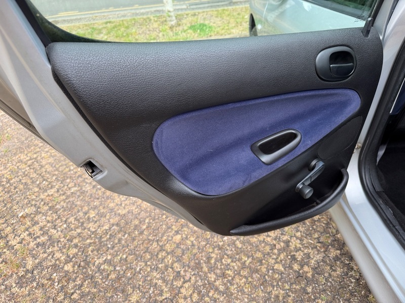 Peugeot 206 Hatchback Silver #44