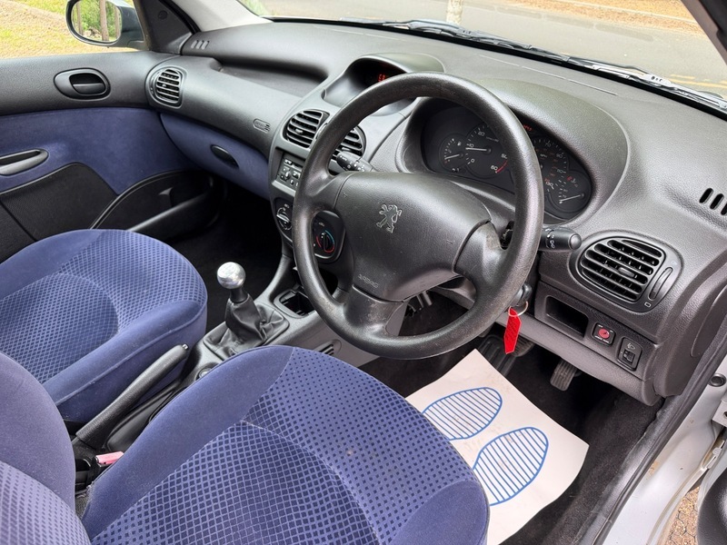 Peugeot 206 Hatchback Silver #13