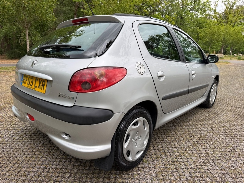 Peugeot 206 Hatchback Silver #9