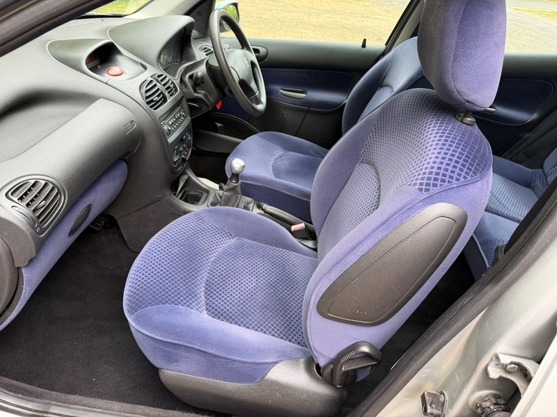Peugeot 206 Hatchback Silver #18