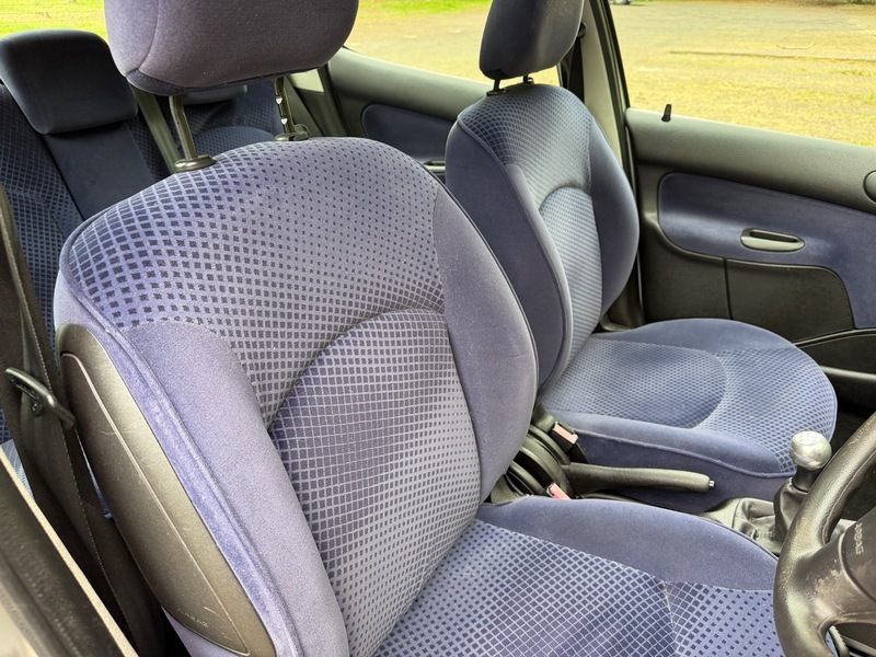 Peugeot 206 Hatchback Silver #14