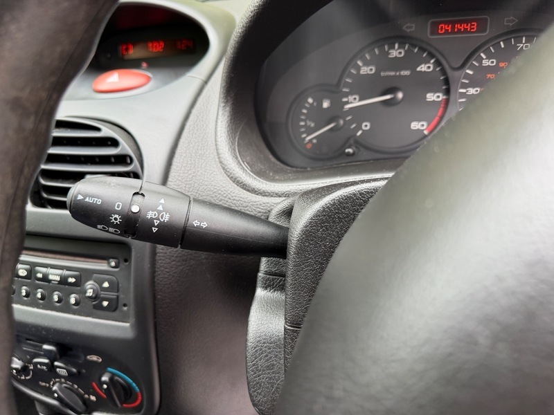 Peugeot 206 Hatchback Silver #31