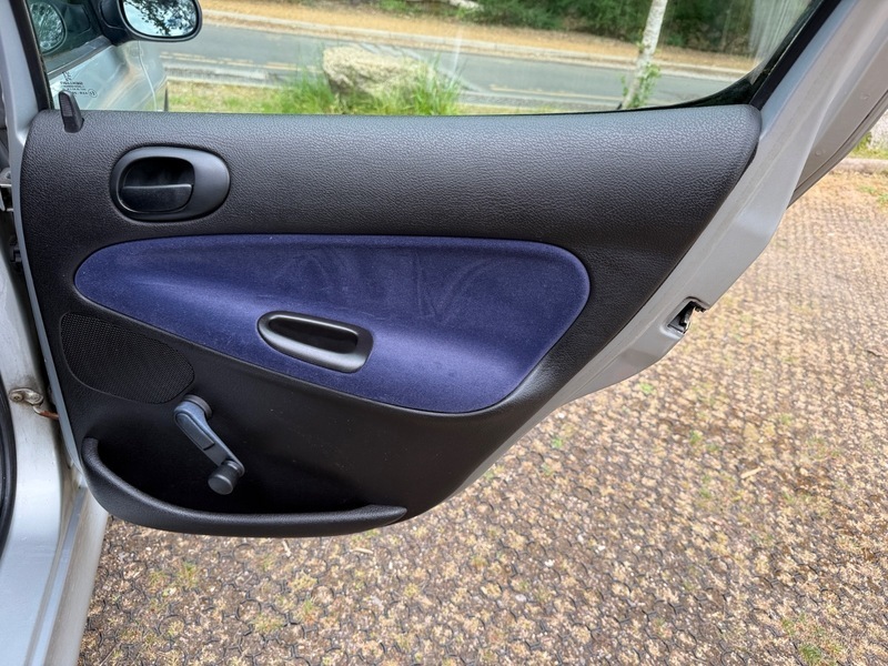 Peugeot 206 Hatchback Silver #42