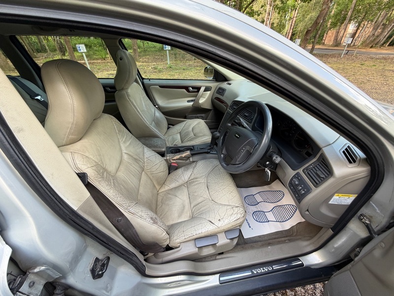 Volvo V70 2.4 Se Silver #3