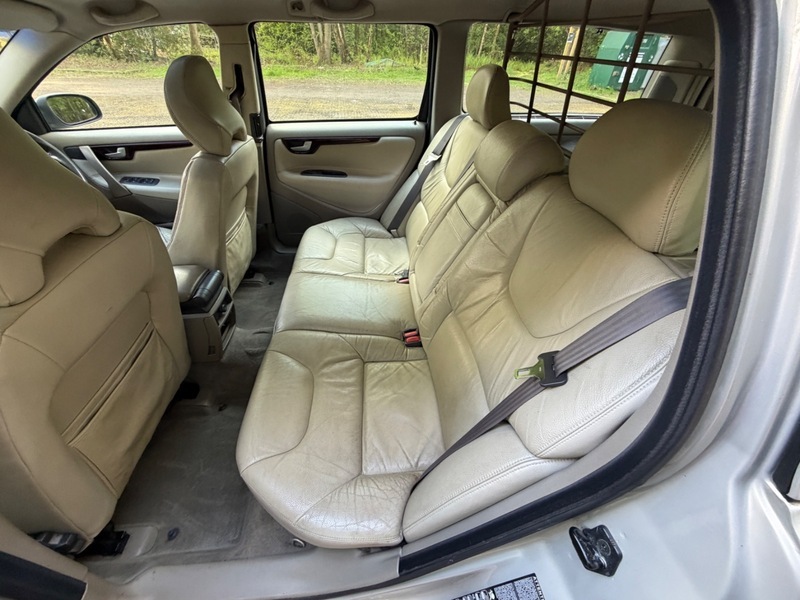 Volvo V70 2.4 Se Silver #4