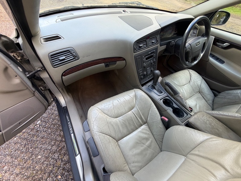 Volvo V70 2.4 Se Silver #31