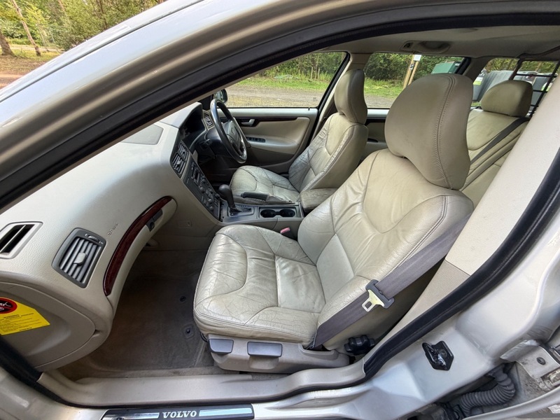 Volvo V70 2.4 Se Silver #32