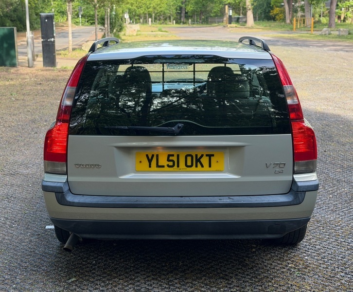 Volvo V70 2.4 Se Silver #9