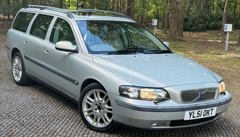 Volvo V70 2.4 Se Silver #1