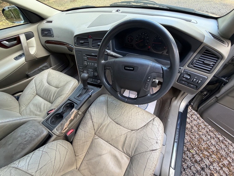 Volvo V70 2.4 Se Silver #15