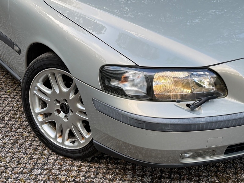 Volvo V70 2.4 Se Silver #22