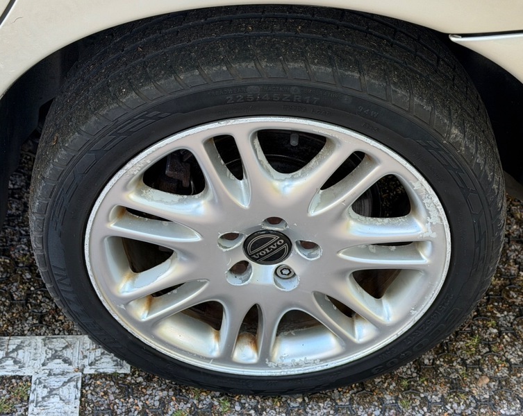 Volvo V70 2.4 Se Silver #23