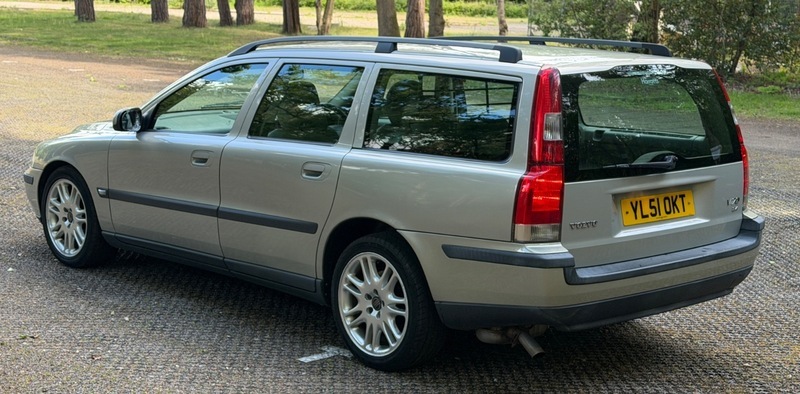 Volvo V70 2.4 Se Silver #8