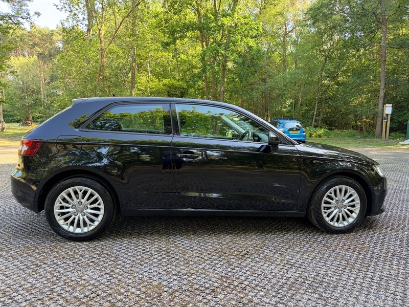 Audi A3 Tdi Se Technik RA15EOM Black #6