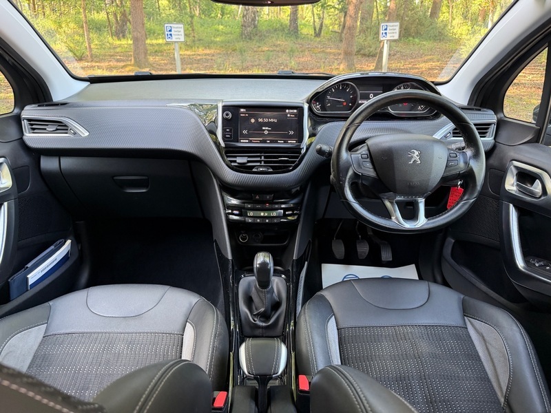 Peugeot 2008 Blue Hdi Allure KO67YMX Grey #3