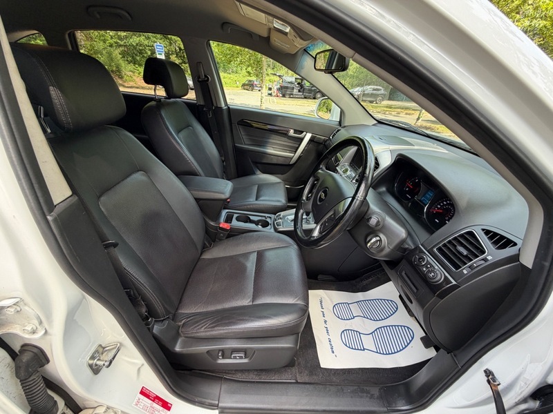 Chevrolet Captiva Vcdi Ltz White #3