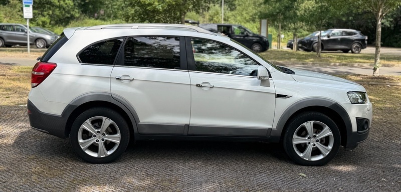 Chevrolet Captiva  Grey #10