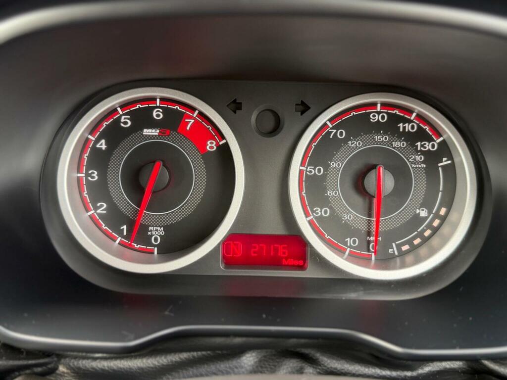 MG MG3 Hatchback 1.5 Vti-tech Exclusive Nav Euro 6 Ss PJ23GHN Silver #4