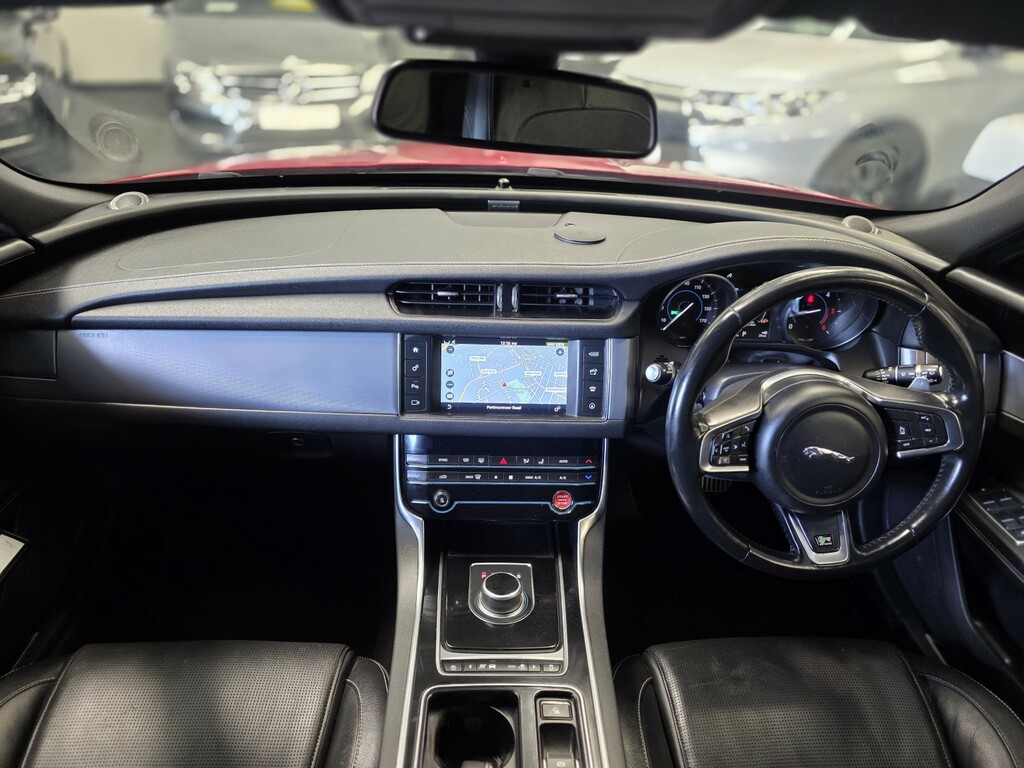 Jaguar XF Estate 2.0 D R-sport 201818 SE18OKD Red #2