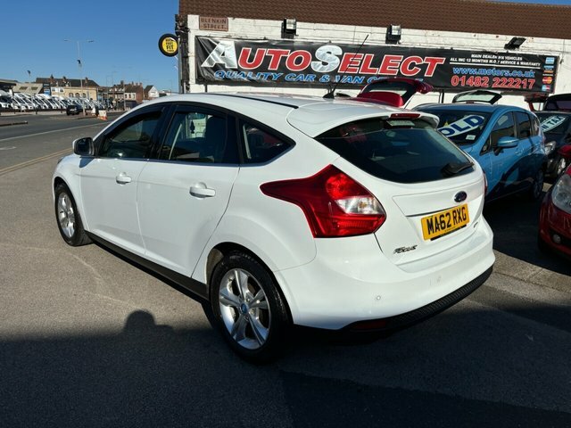 Ford Focus Hatchback MA62RXG White #4