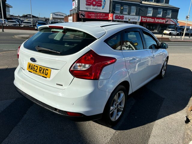 Ford Focus Hatchback MA62RXG White #5