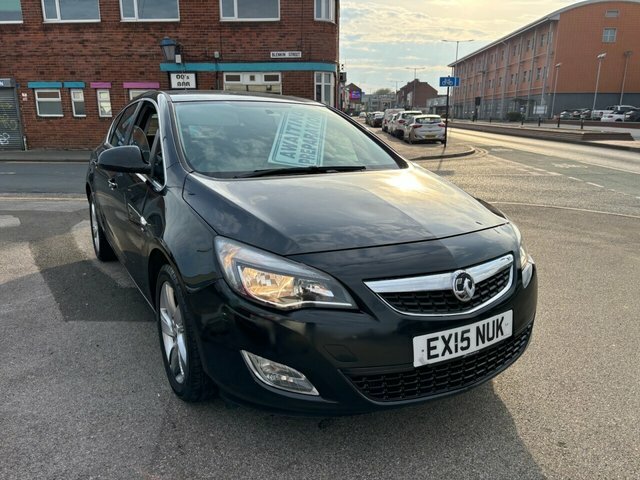 Vauxhall Astra Hatchback EX15NUK Black #2