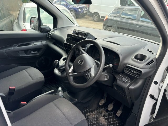 Vauxhall Combo Mpv DS69OTF White #3