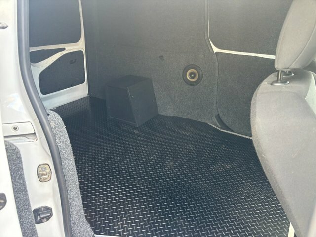 Vauxhall Combo Mpv DS69OTF White #5