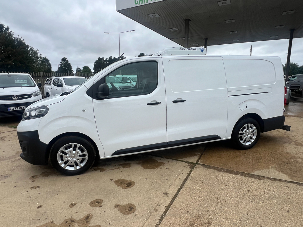 Vauxhall Vivaro 1.5 Turbo D 2900 Dynamic Panel Van 6Dr Manu DN21SKO White #5