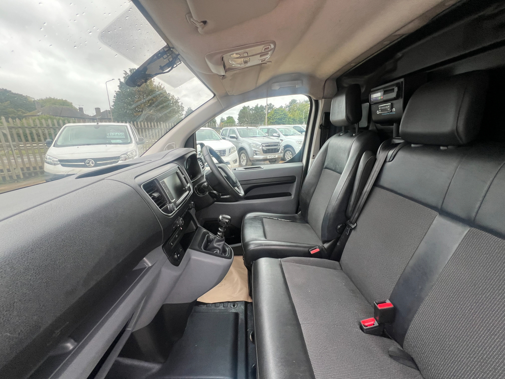 Vauxhall Vivaro 1.5 Turbo D 2900 Dynamic Panel Van 6Dr Manu DN21SKO White #3