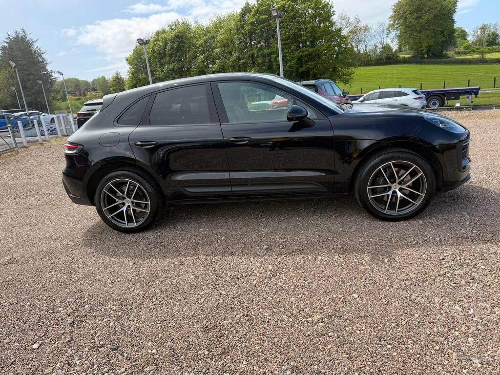 Porsche Macan 5dr Pdk CYZ2876 Black #5