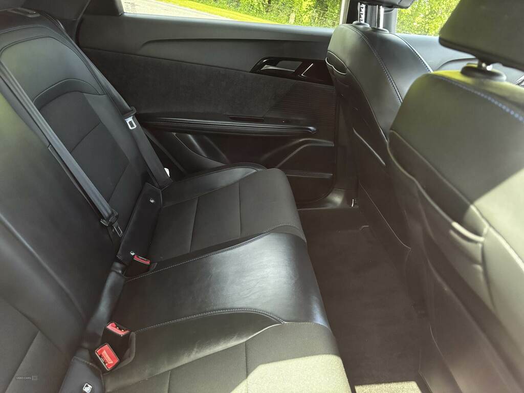 MG MG4 150Kw Trophy Ev Long Range 64Kwh CVZ6883 White #6