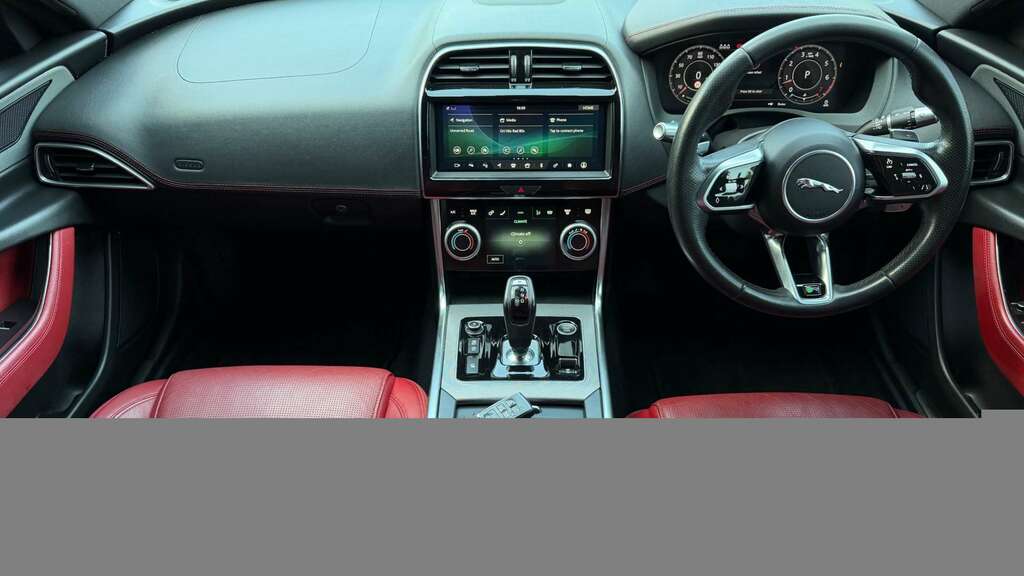 Jaguar XE 2.0 Xe R-dynamic Se PV19AEB Black #3