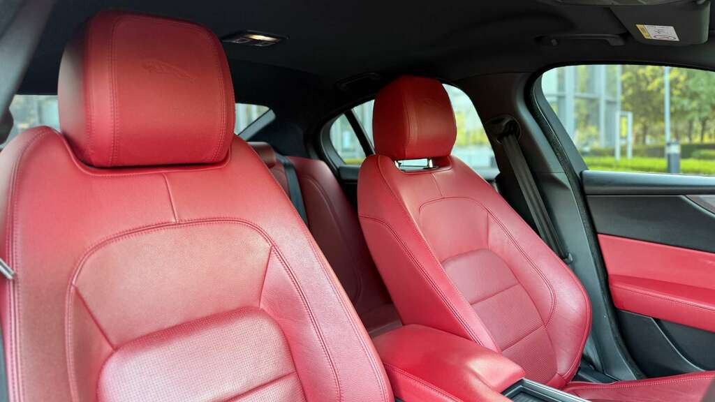 Jaguar XE 2.0 Xe R-dynamic Se PV19AEB Black #2