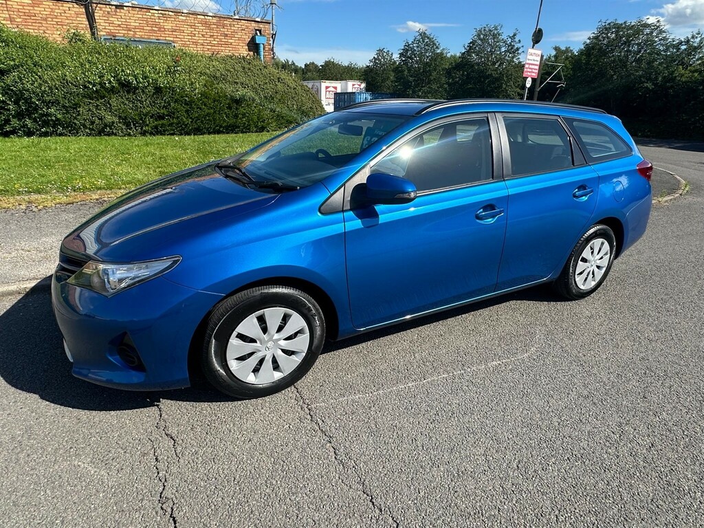 Toyota Auris 1.4 D-4d Active Touring Sports Euro 5 Ss FL64RFE Blue #4